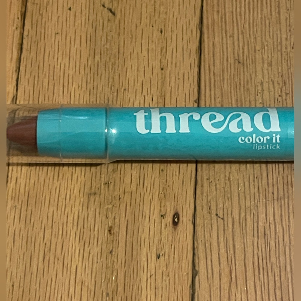 Thread Color it lipstick pen in Grace